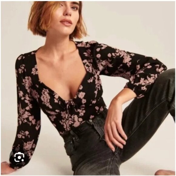 Abercrombie & Fitch Tops - Abercrombie & Fitch Blouse Womens Medium Black Floral V Neck Cropped Long Sleeve